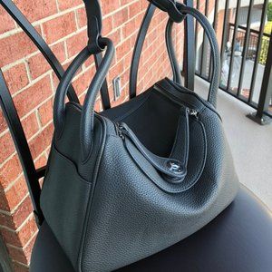 Lindy Shoulder Bag